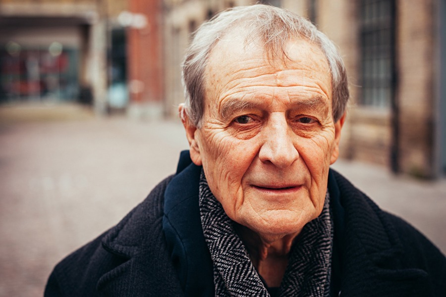 3 poemas de Tony Harrison