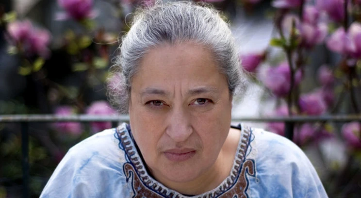 5 poemas de Regina Guimarães