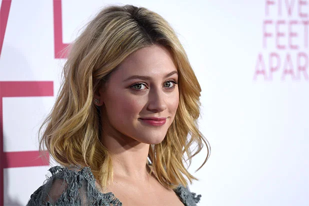 5 poemas de Lili Reinhart