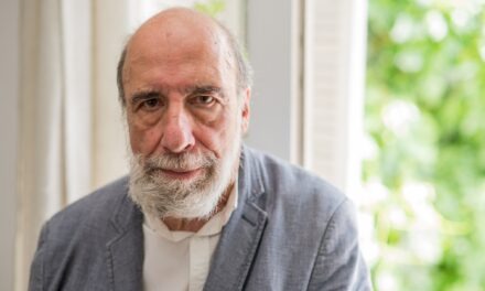6 poemas de Raúl Zurita